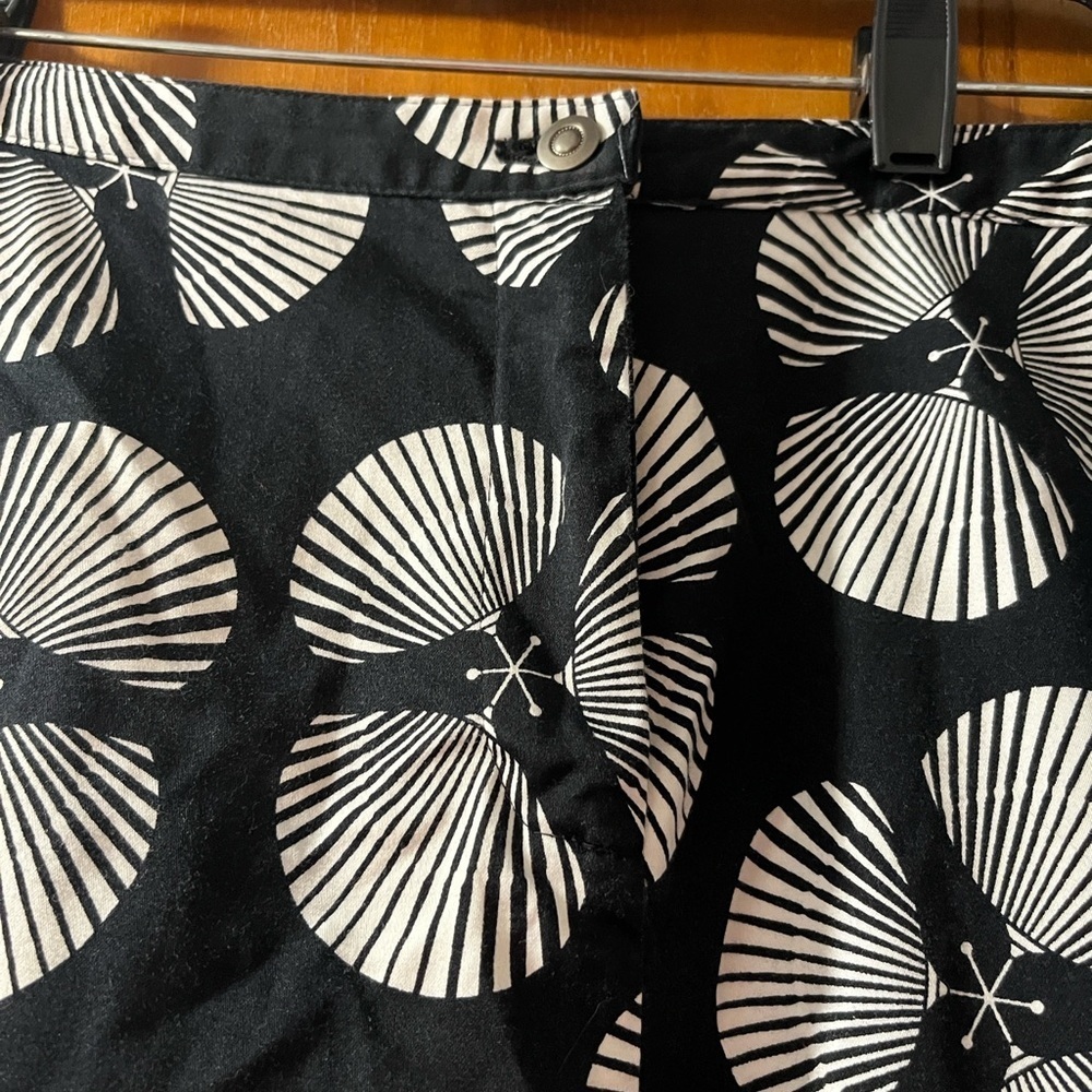 Ruby Rd. Monochrome Leaf Print Pants - Picture 3 of 4